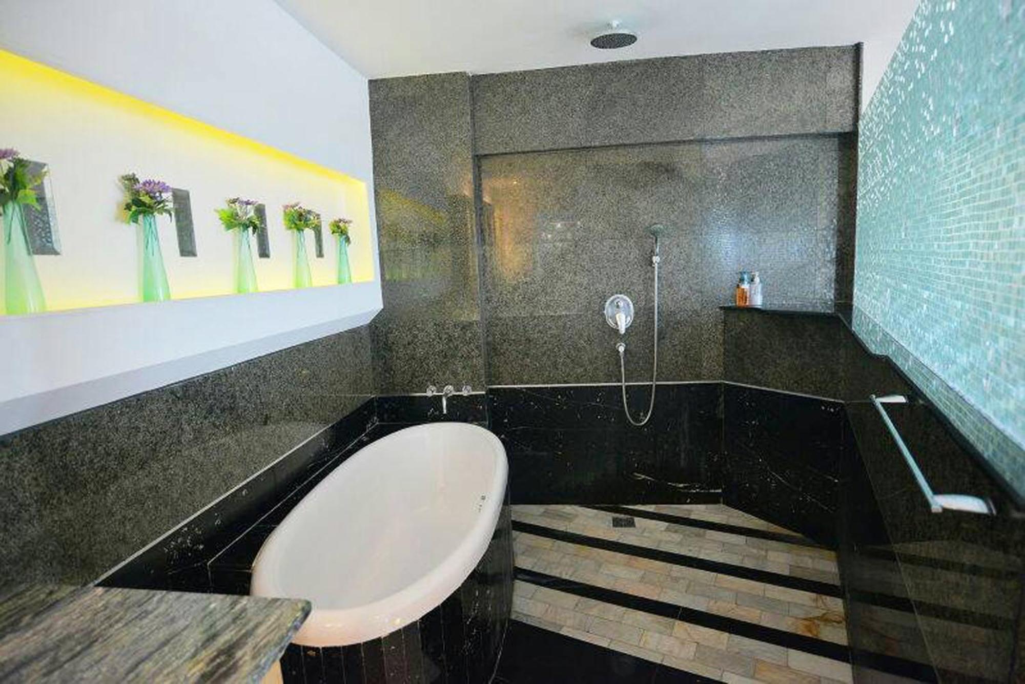 Penthouse Galare Thong Tower Apartment Chiang Mai Exterior photo